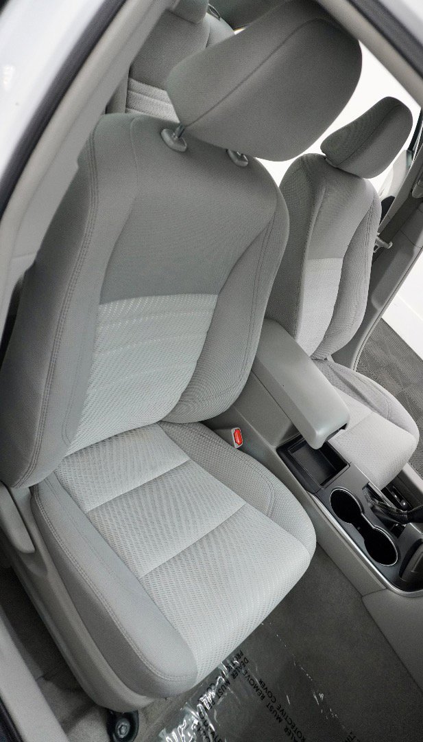 Used 2016 Toyota Camry LE FWD image 9