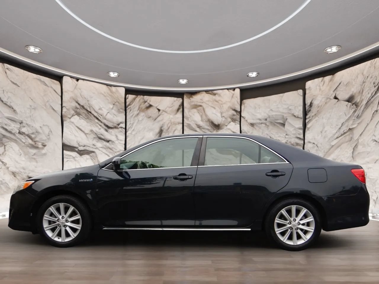 Used 2012 Toyota Camry XLE w/ Leather Pkg FWD image 10