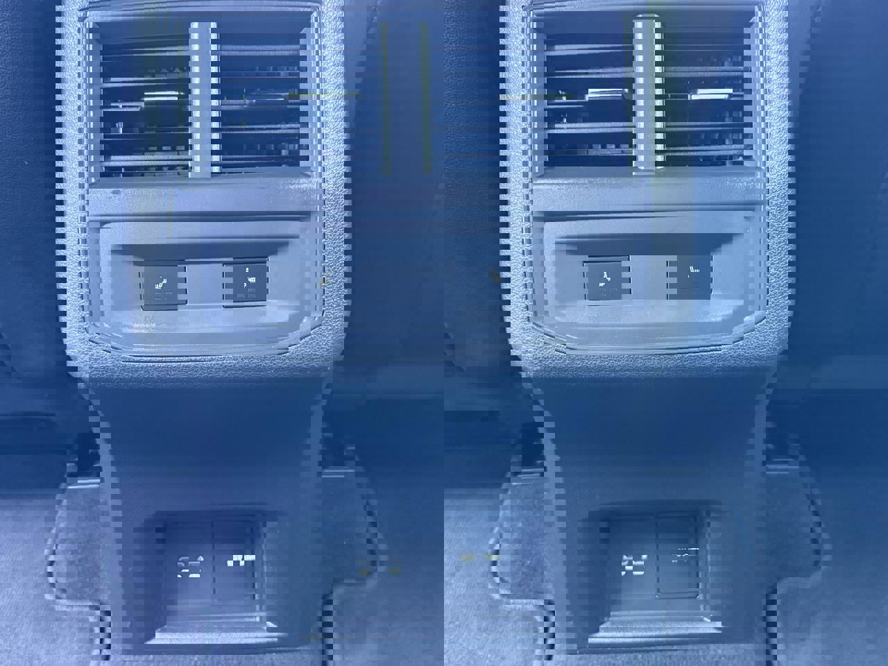 Used 2022 Volkswagen Atlas Cross Sport SEL Premium R-Line image 18