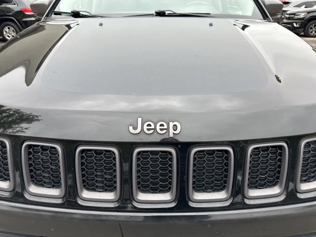 Used 2018 Jeep Compass Trailhawk w/ Leather Interior Group AWD/4WD image 10