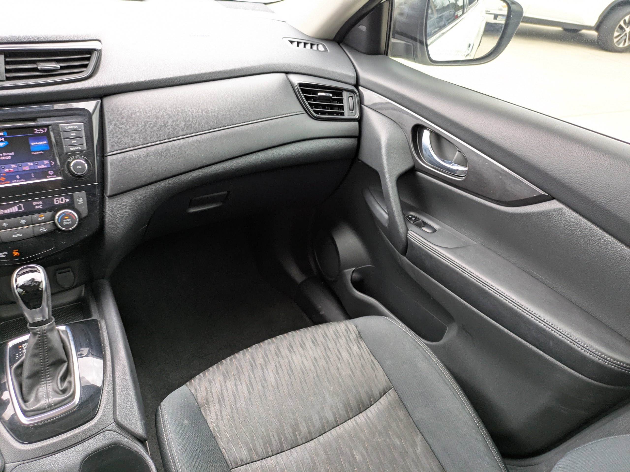Used 2019 Nissan Rogue SV AWD/4WD image 13