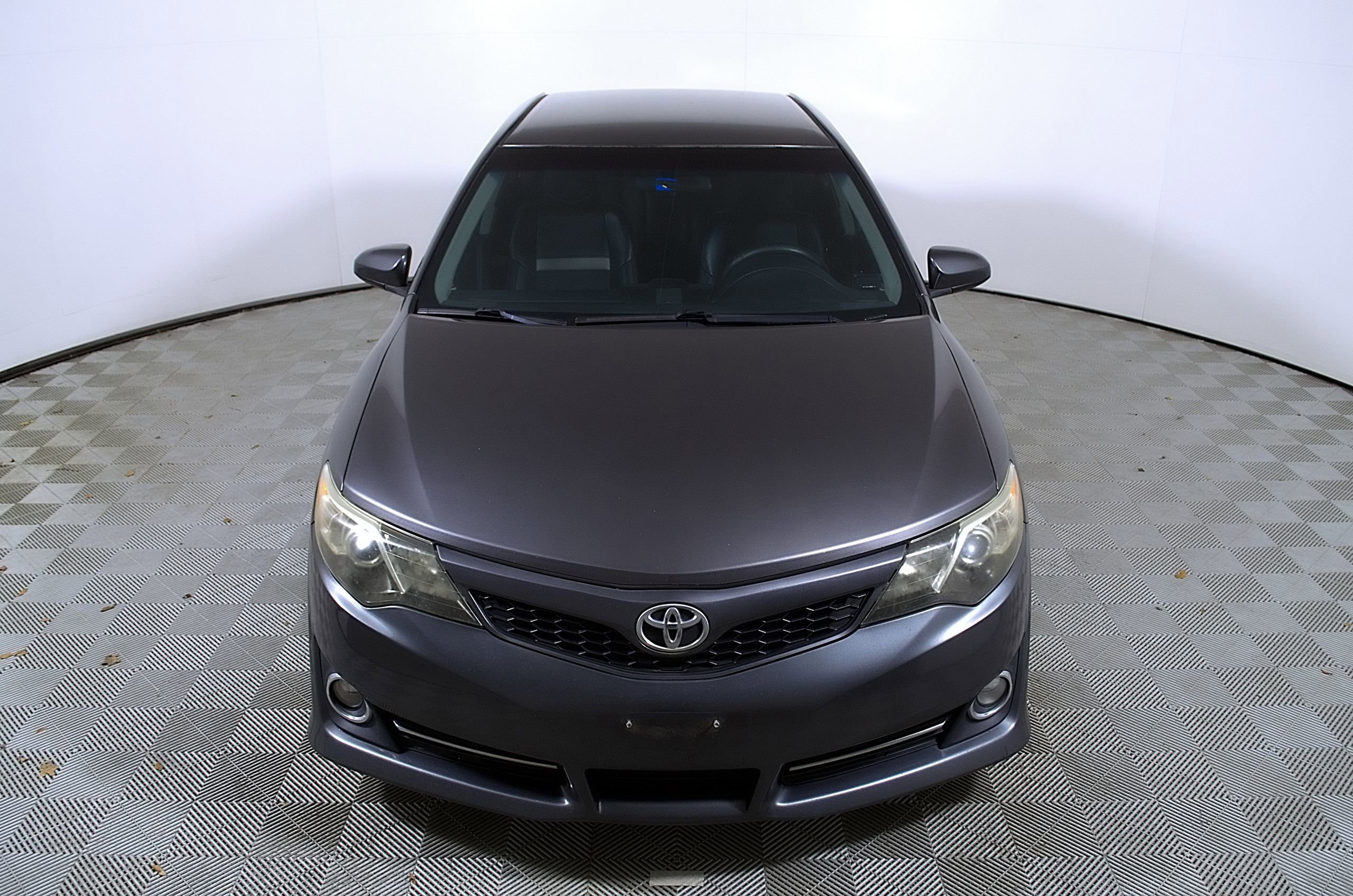 Used 2014 Toyota Camry SE FWD image 5