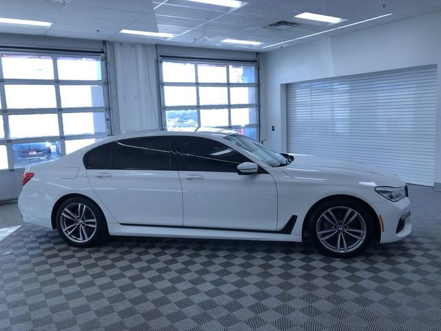 Used 2016 BMW 750i xDrive image 34