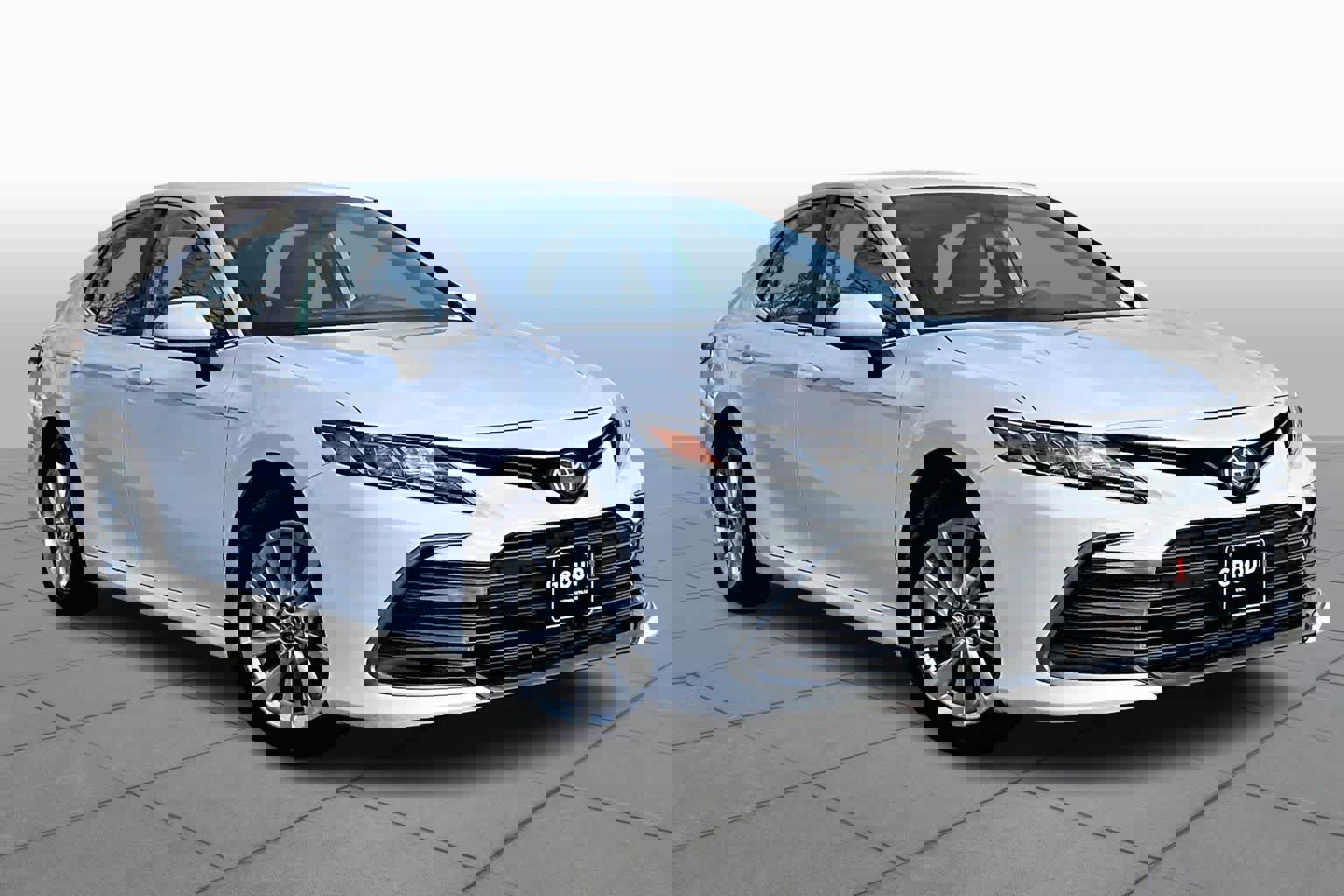 Used 2023 Toyota Camry LE image 2