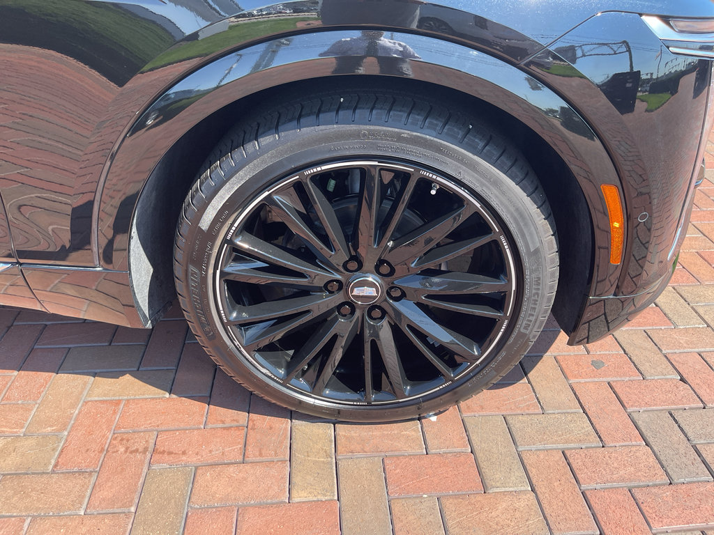 Used 2024 Cadillac Lyriq Luxury AWD/4WD image 6