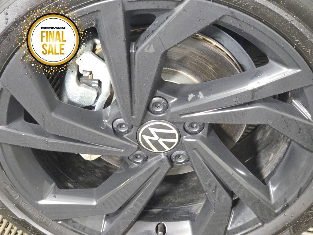 Certified 2025 Volkswagen Jetta SE w/ Sunroof Package image 10