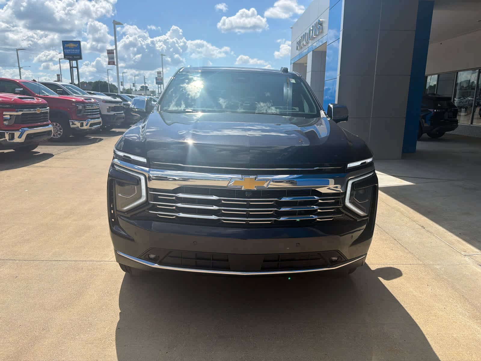 New 2026 Chevrolet Suburban Premier AWD/4WD image 9