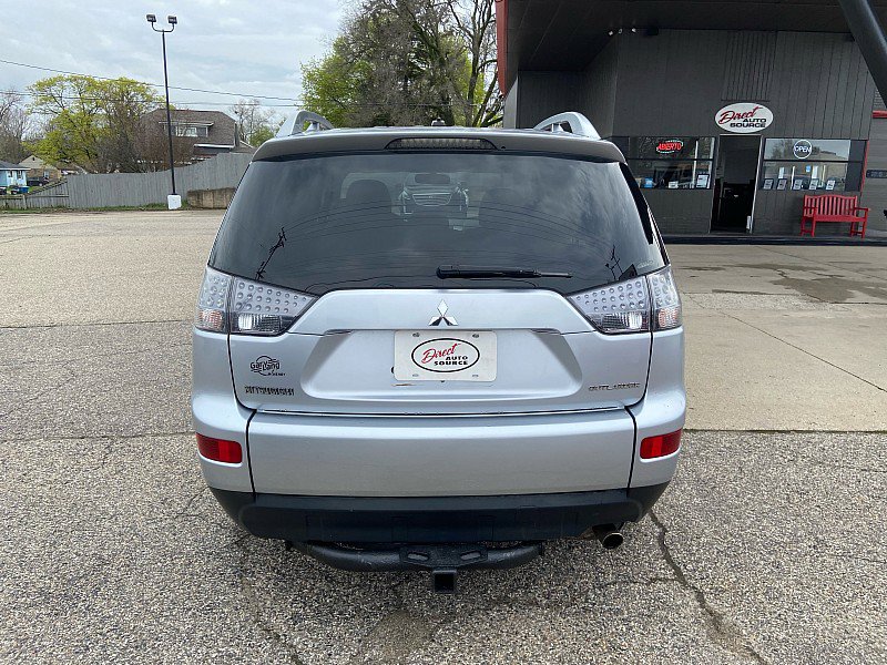 Used 2009 Mitsubishi Outlander SE image 3