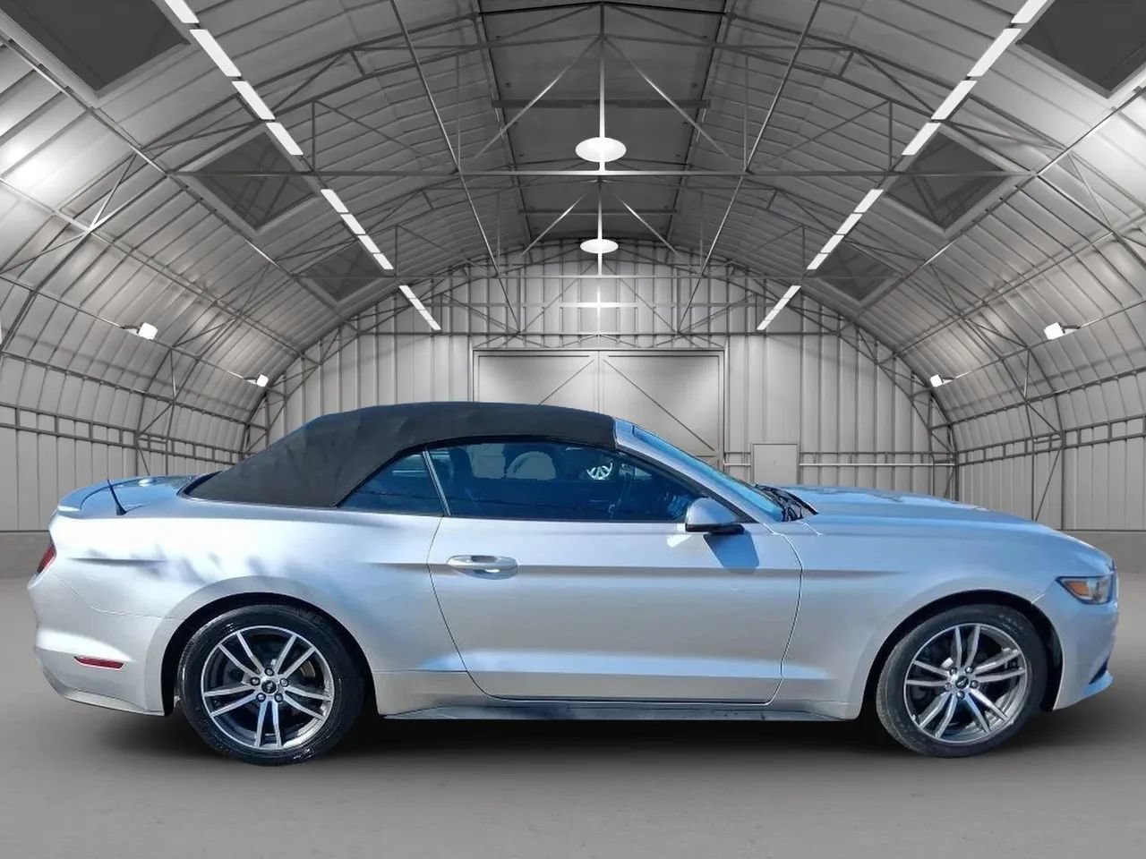 Used 2016 Ford Mustang Premium RWD image 2