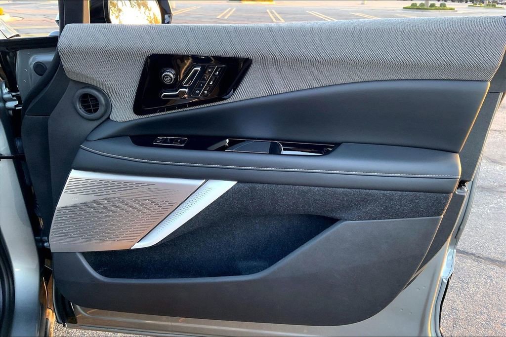 New 2026 Cadillac Optiq Sport 2 image 32