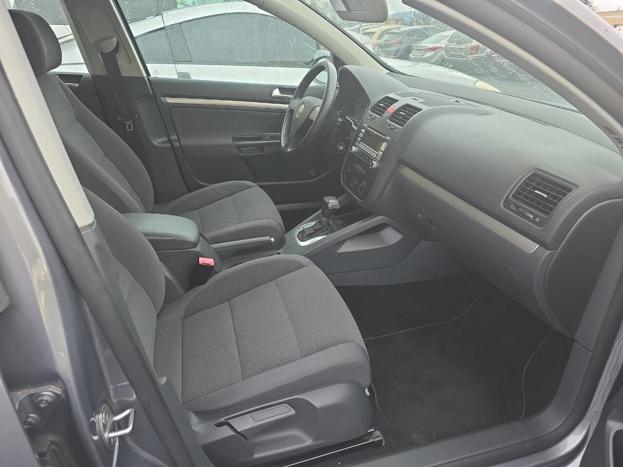 Used 2008 Volkswagen Rabbit 4-Door image 12