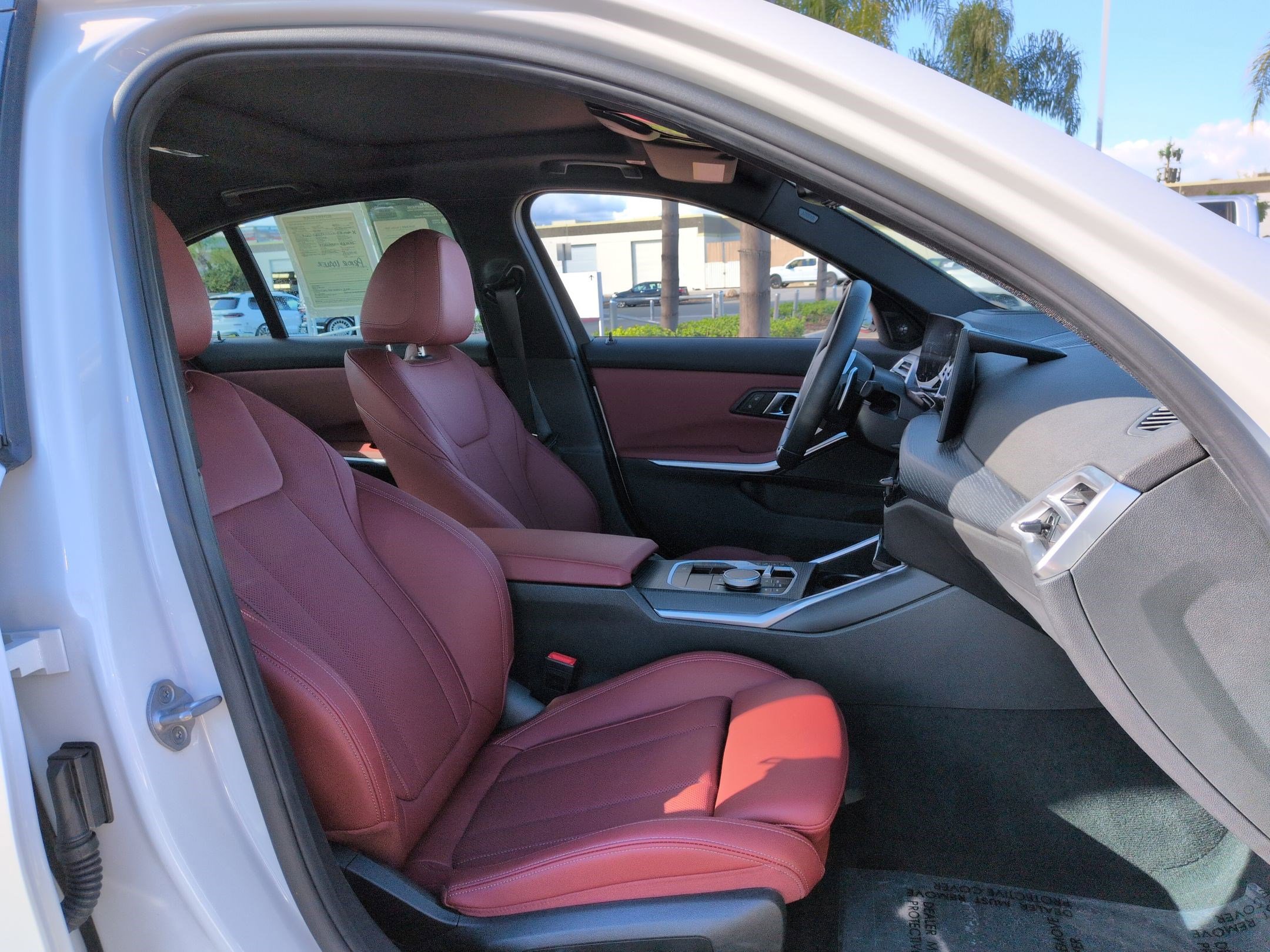 Certified 2025 BMW 330i Sedan w/ M Sport Package image 33