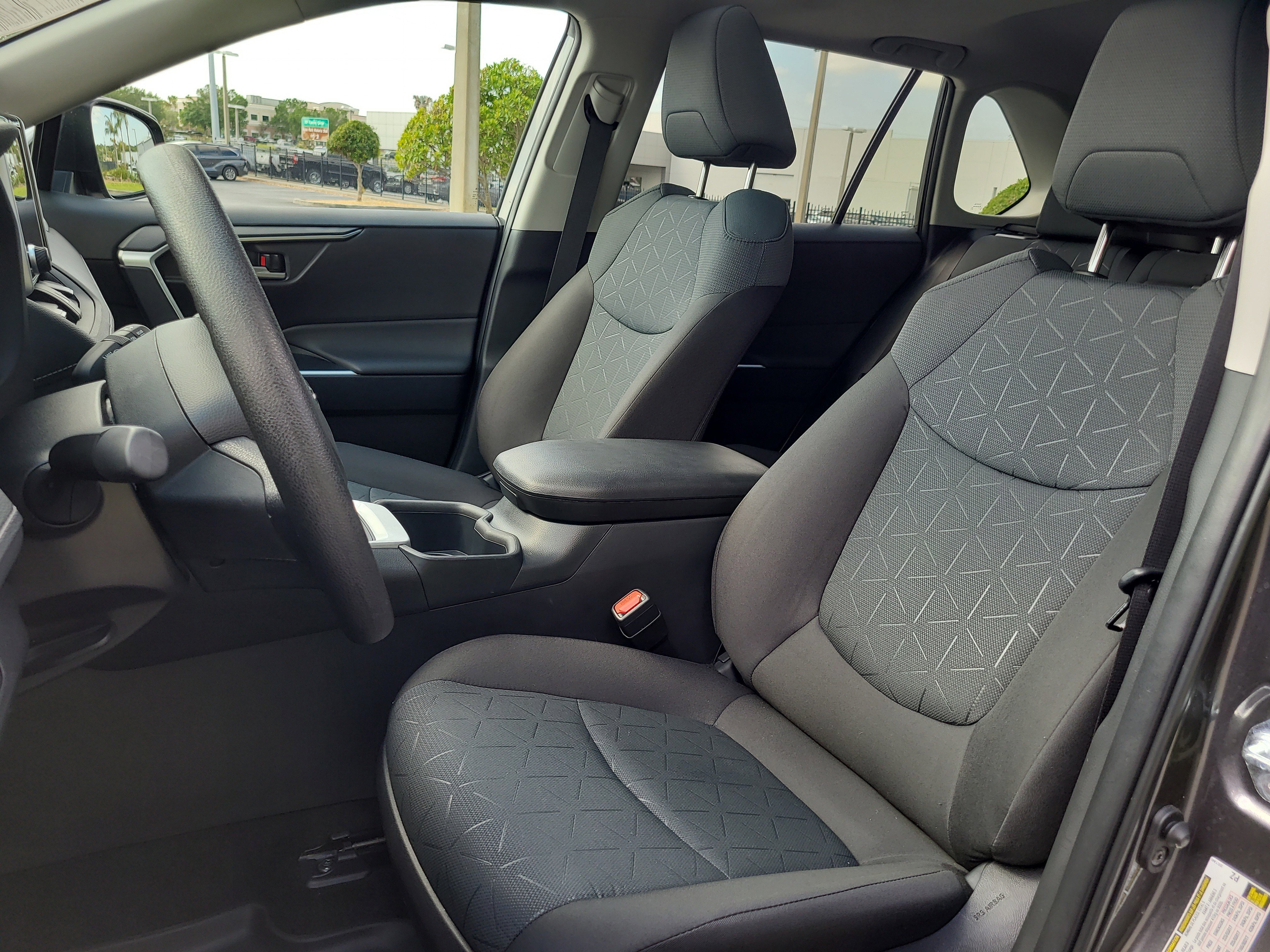 Certified 2025 Toyota RAV4 XLE FWD image 21