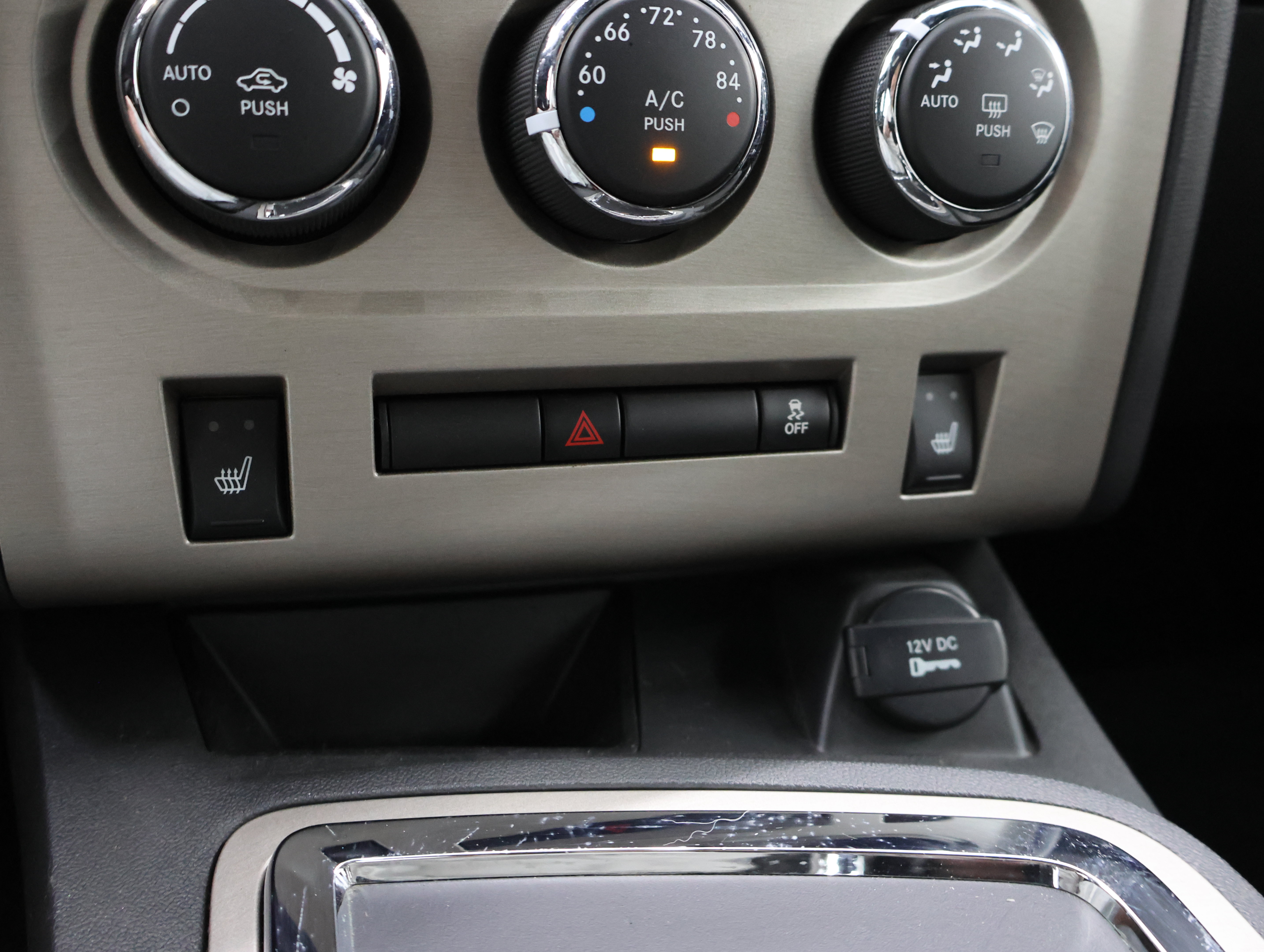 Used 2011 Dodge Challenger SRT8 w/ Green w/Envy Group RWD image 38