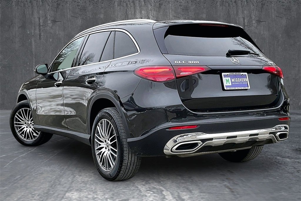 Used 2023 Mercedes-Benz GLC 300 4MATIC image 4