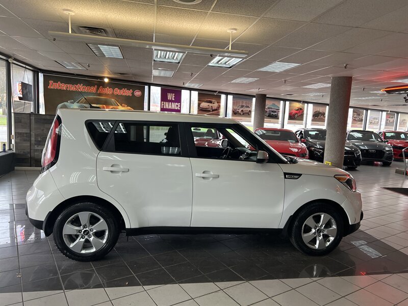 Used 2019 Kia Soul FWD image 5