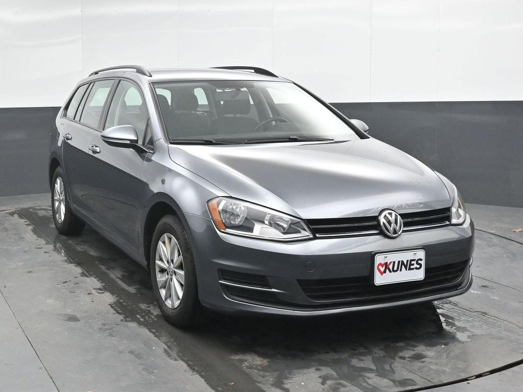Used 2016 Volkswagen Golf S FWD image 4
