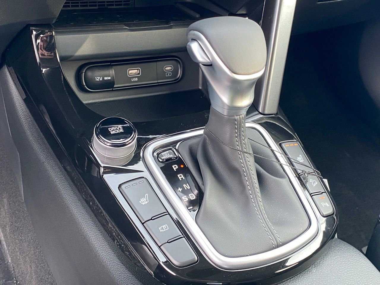 New 2026 Kia Seltos EX image 18