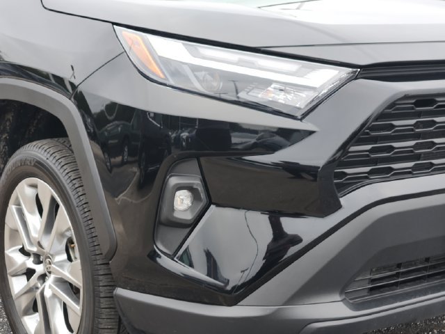 Certified 2025 Toyota RAV4 XLE Premium FWD image 7