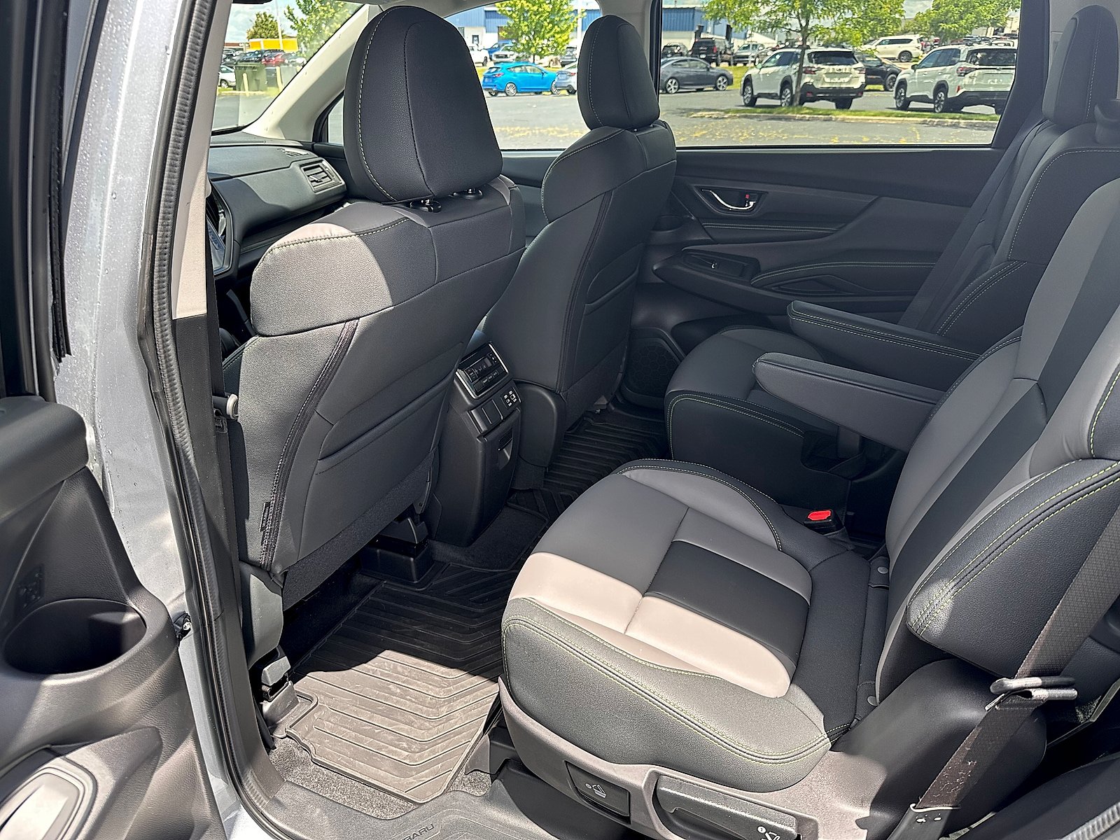 Used 2025 Subaru Ascent Onyx Edition AWD/4WD image 13