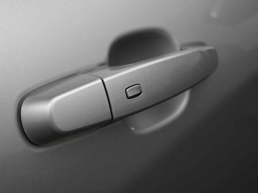 Used 2021 Chevrolet Equinox LT FWD image 39