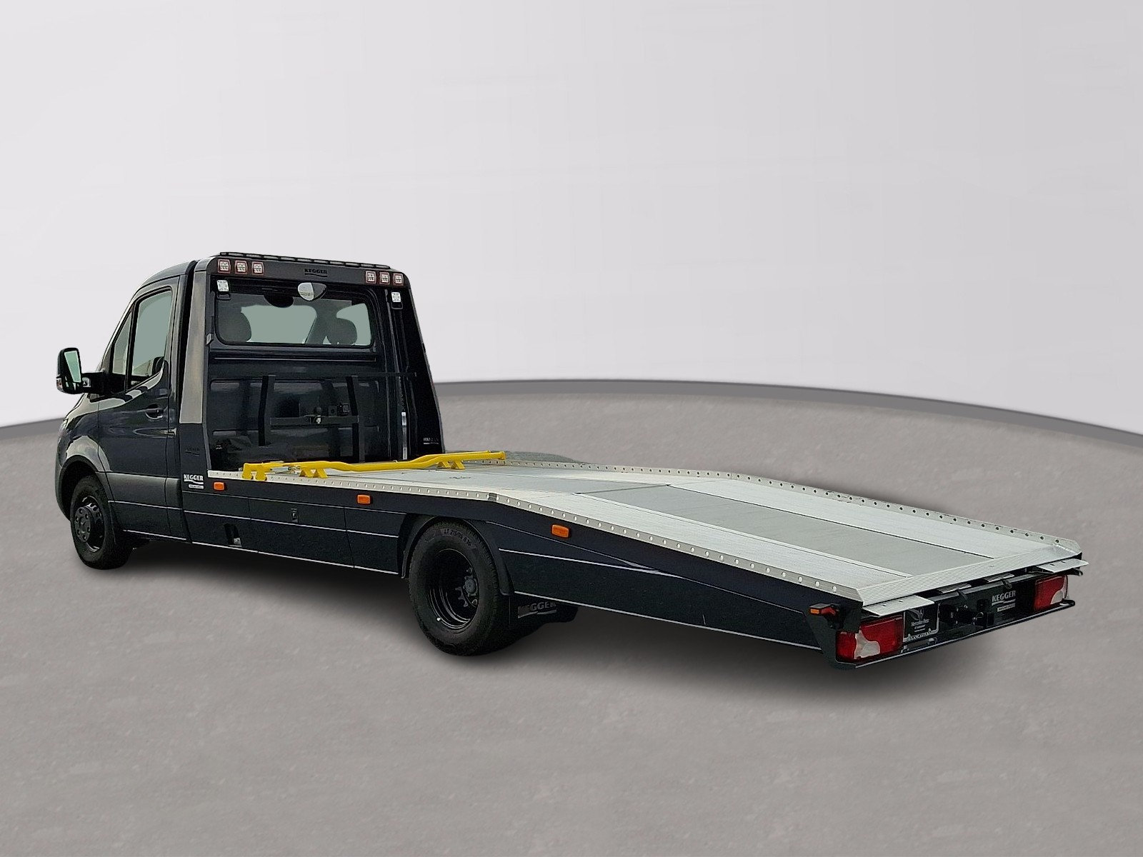 Used 2023 Mercedes-Benz Sprinter 4500 image 7