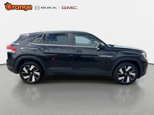 Used 2024 Volkswagen Atlas Cross Sport SE AWD/4WD image 2