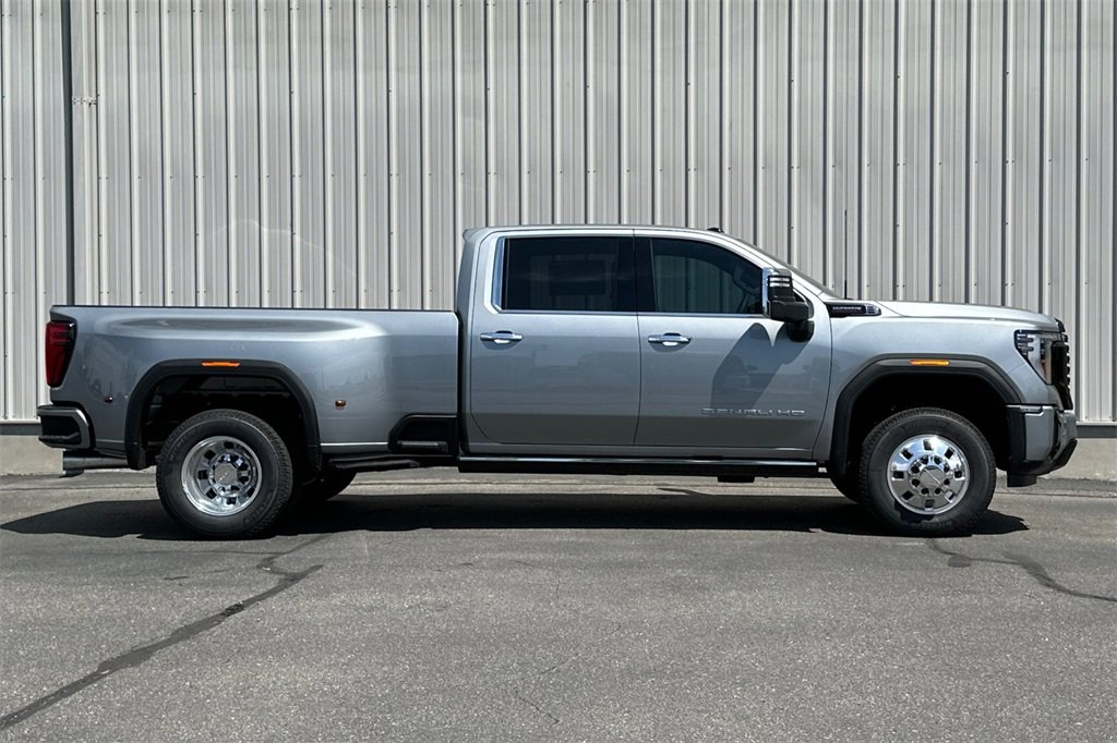 New 2025 GMC Sierra 3500 Denali Ultimate image 4