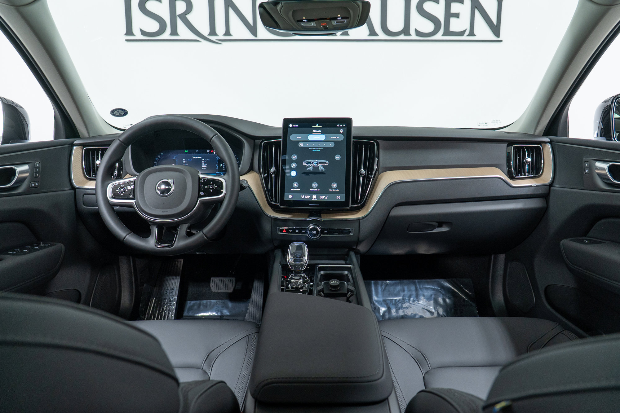 New 2026 Volvo XC60 B5 Core w/ Climate Package image 15