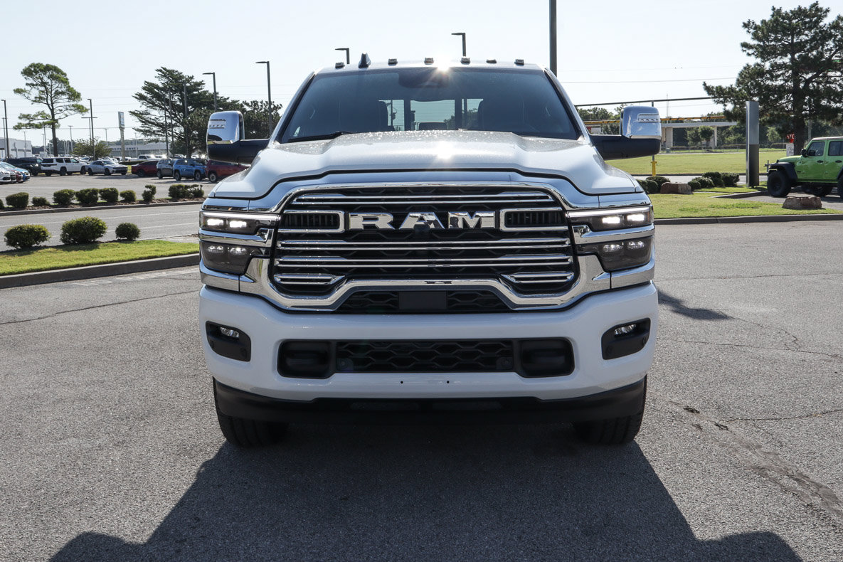 New 2027 RAM 2500 Laramie AWD/4WD image 3