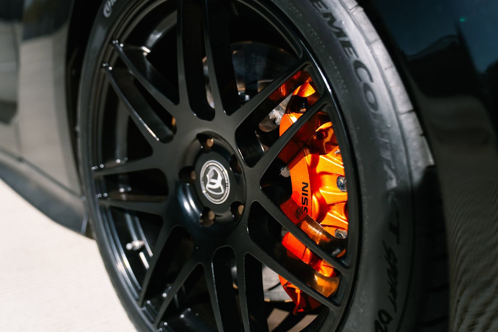 Used 2017 Nissan GT-R Premium w/ Premium Interior Package image 11