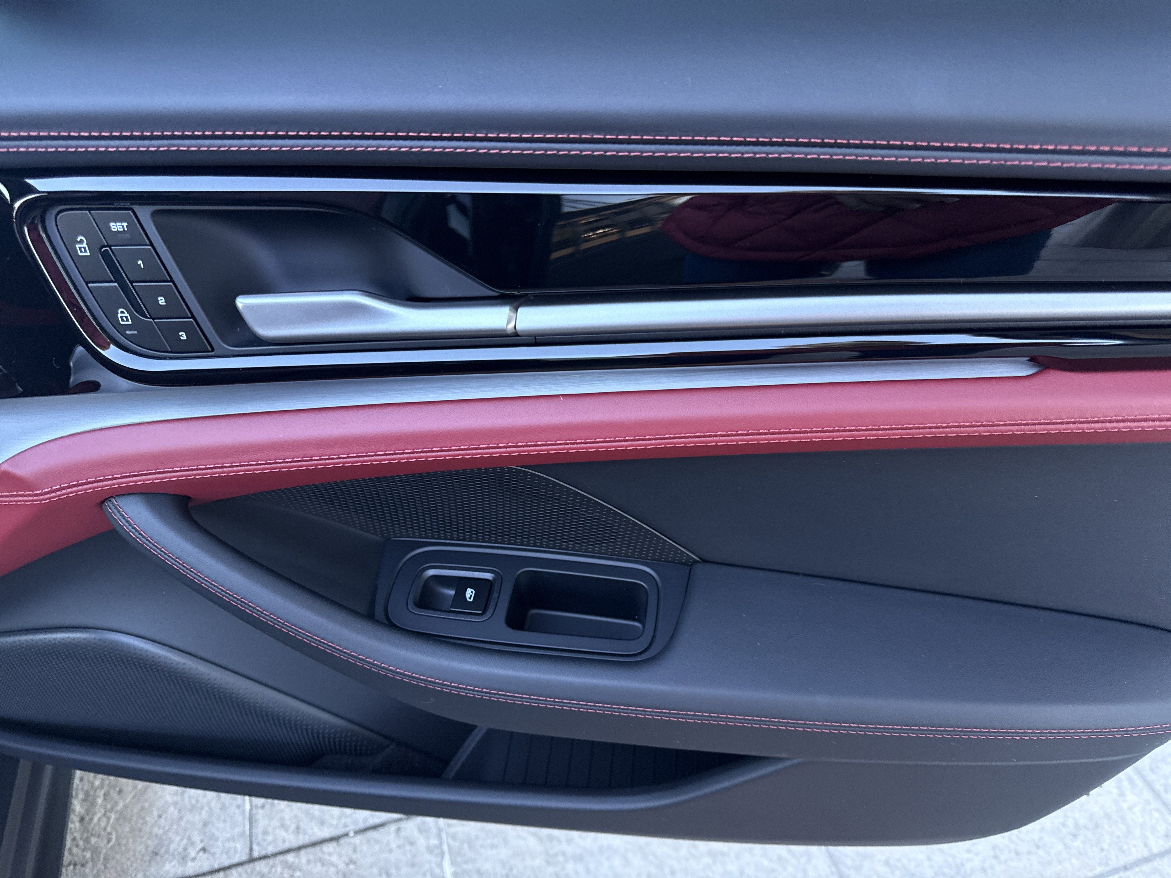 Used 2024 Porsche Panamera 4 image 16