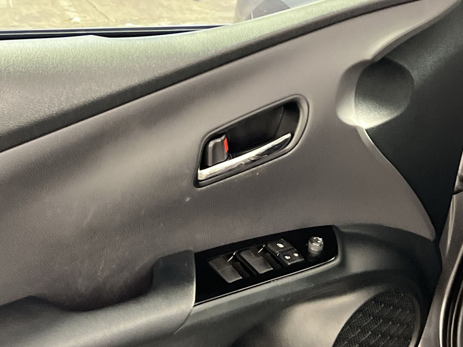 Used 2021 Toyota Prius LE w/ Carpet Mat Package (TMS) FWD image 15
