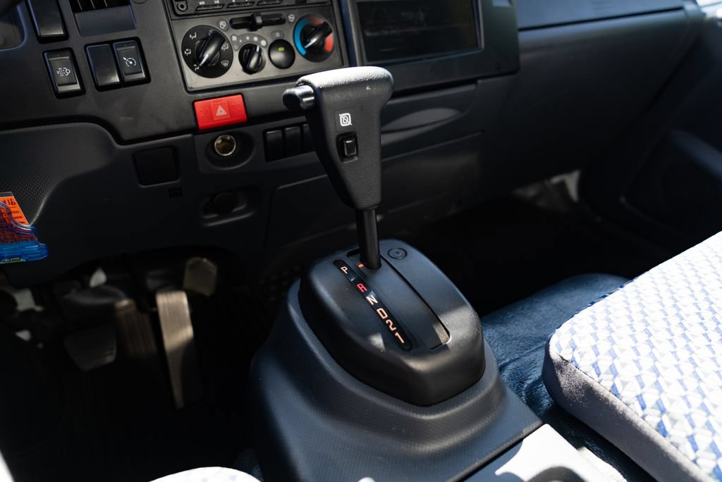 Used 2023 Isuzu NPR RWD image 14