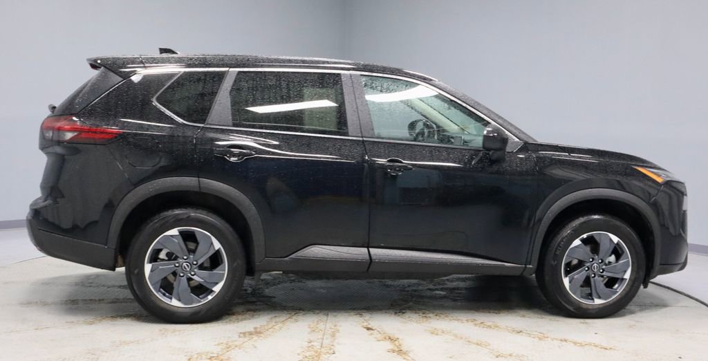 Certified 2025 Nissan Rogue SV FWD image 11
