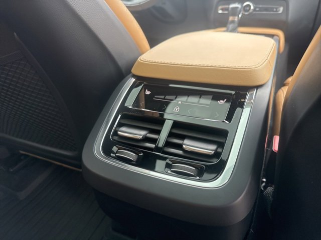 Used 2022 Volvo XC90 T6 Inscription image 14