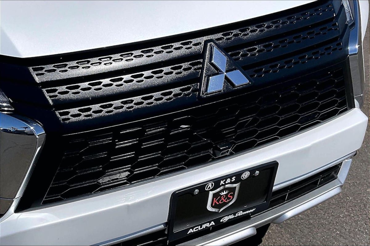 Used 2025 Mitsubishi Eclipse Cross AWD image 26