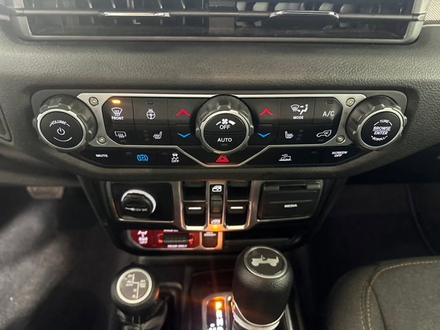 Used 2024 Jeep Wrangler Unlimited image 23