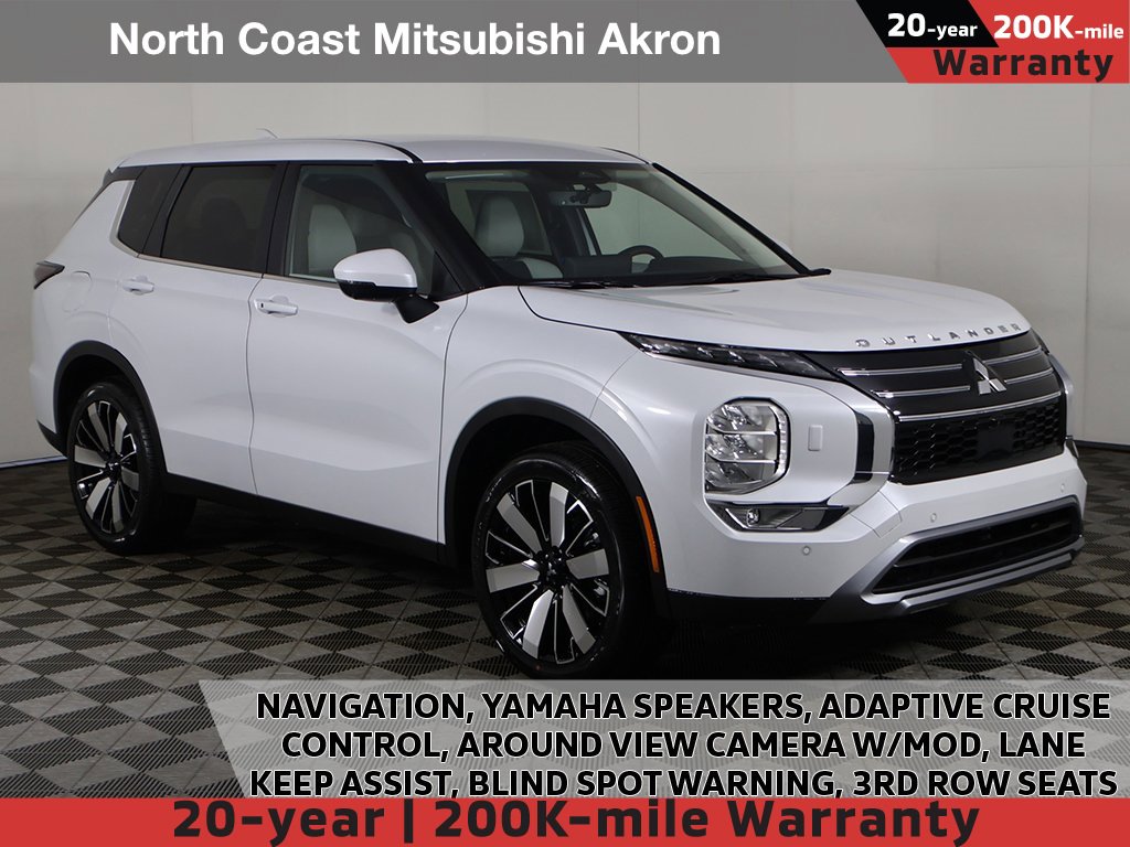 New 2025 Mitsubishi Outlander SE image 1