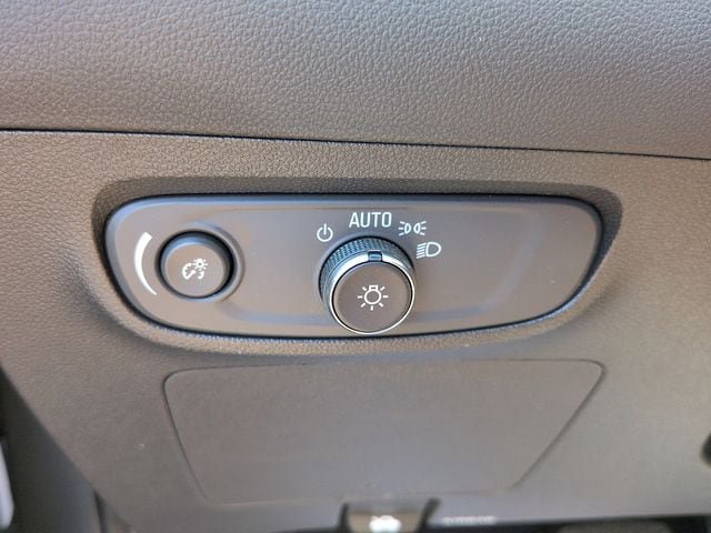 Used 2025 Buick Encore GX Preferred AWD/4WD image 17