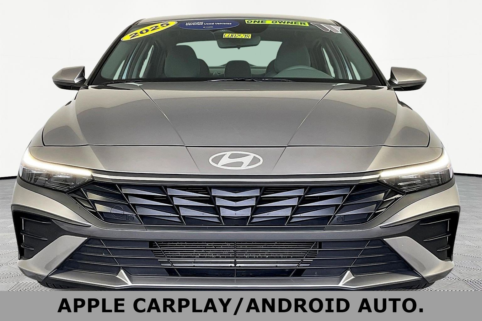 Used 2025 Hyundai Elantra SE FWD image 2