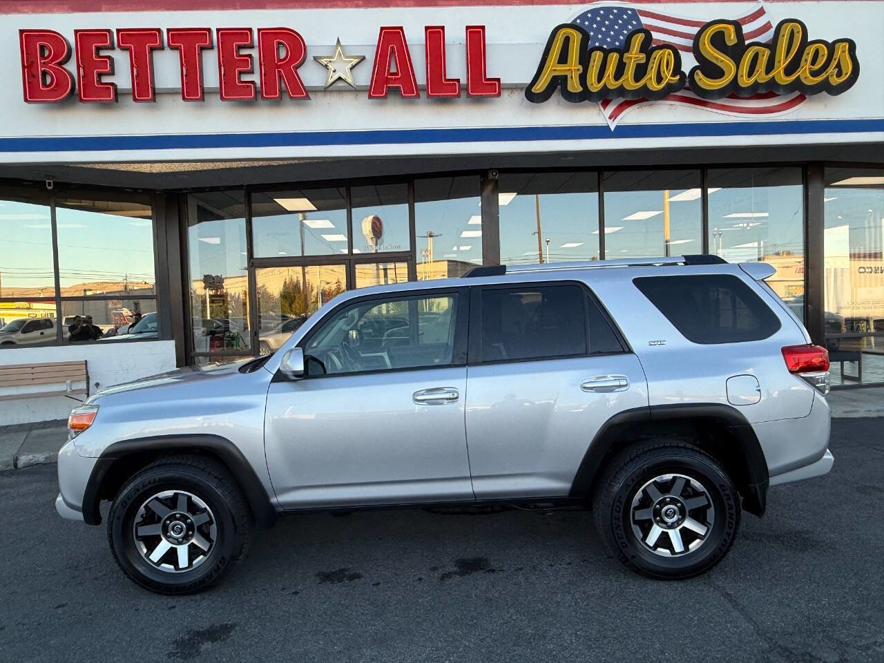 Used 2010 Toyota 4Runner SR5 image 4