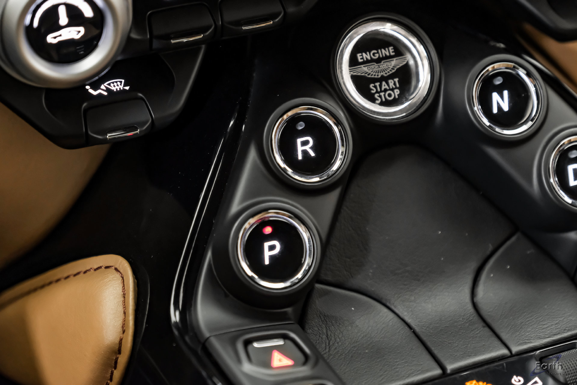 Used 2020 Aston Martin V8 Vantage Coupe RWD image 67