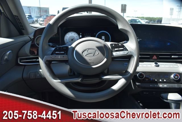 Used 2024 Hyundai Elantra SEL FWD image 24