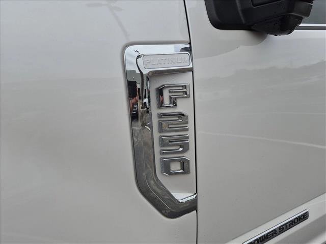 Used 2019 Ford F250 Platinum w/ Platinum Ultimate Package AWD/4WD image 16