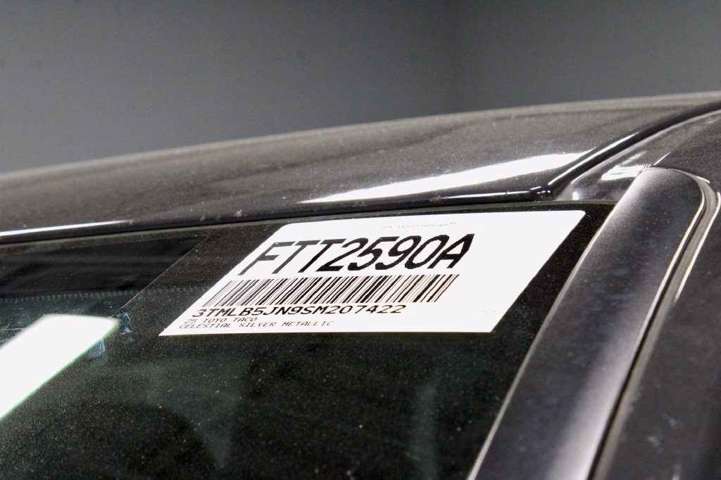 Used 2025 Toyota Tacoma TRD Sport AWD/4WD image 32