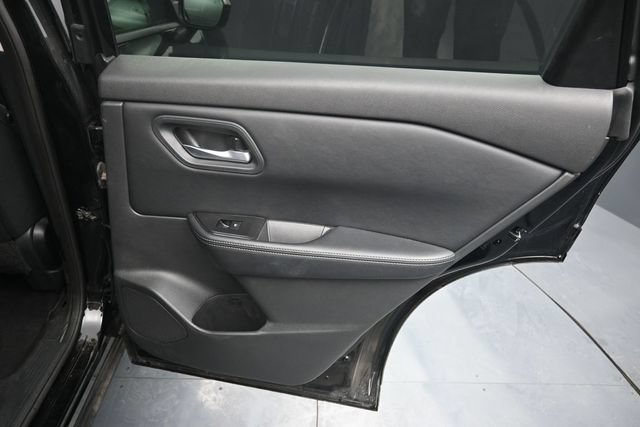 Used 2025 Nissan Rogue SV AWD/4WD image 24
