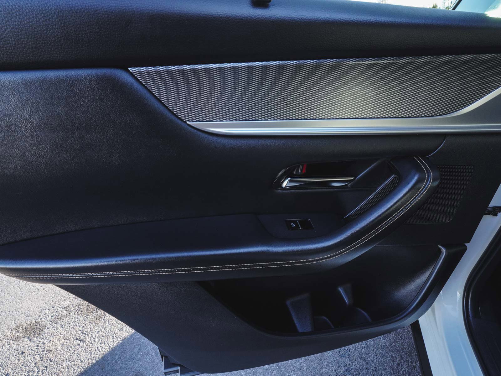 Used 2024 MAZDA CX-90 Plug-In Hybrid w/ Premium Pkg image 12