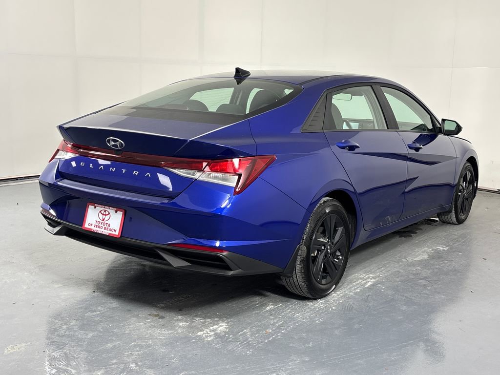 Used 2022 Hyundai Elantra SEL w/ Convenience Package image 7