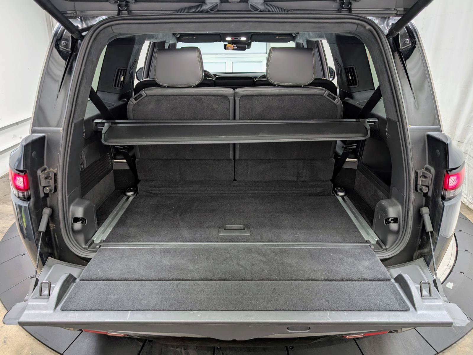 Used 2025 Rivian R1S Adventure AWD/4WD image 27